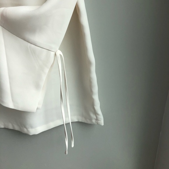 H&M Blouse - Picture 2 of 3